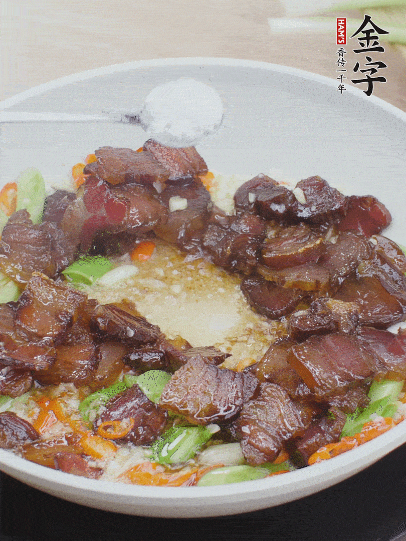 下醬油肉，一點(diǎn)生抽、白糖調(diào)味。