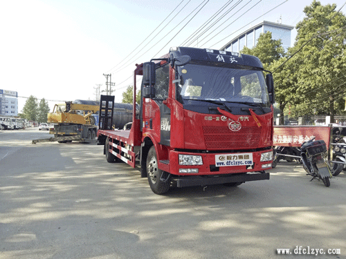 程力集團(tuán)解放J6平板運輸車