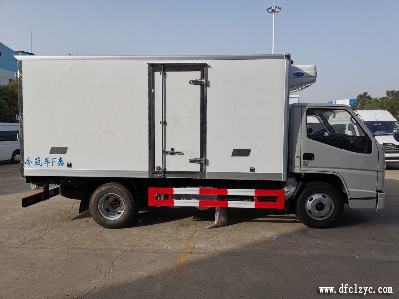 程力集團(tuán)國六江鈴順達(dá)藍(lán)牌冷藏車